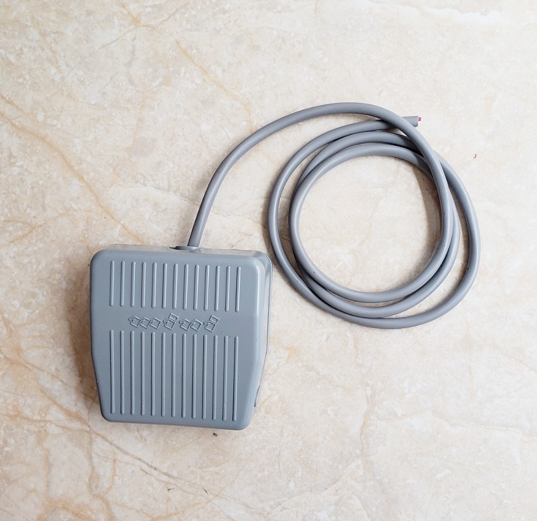 Công tắc bàn đạp 10A 250V vỏ nhựa TFS-201