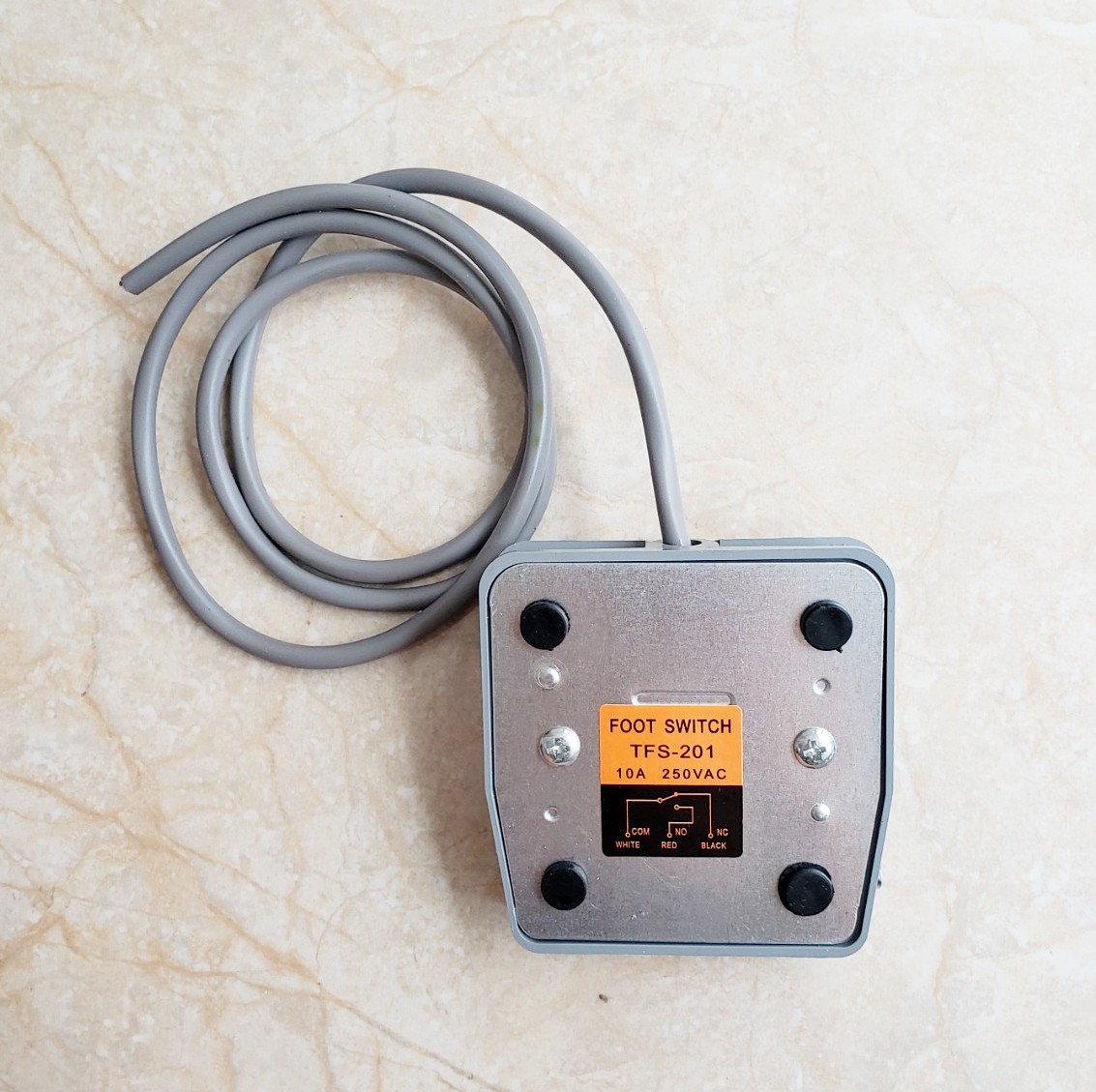 Công tắc bàn đạp 10A 250V vỏ nhựa TFS-201 TFS-201 China | Giá rẻ nhất - Công Ty TNHH Thương Mại Dịch Vụ Đạt Tâm