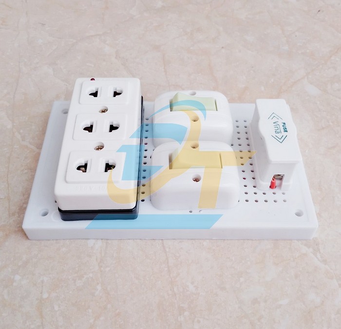 Bảng điện nổi 2 công tắc, 1 cầu chì, 1 ổ cắm VINA TL-2 TL-2 VietNam | Giá rẻ nhất - Công Ty TNHH Thương Mại Dịch Vụ Đạt Tâm