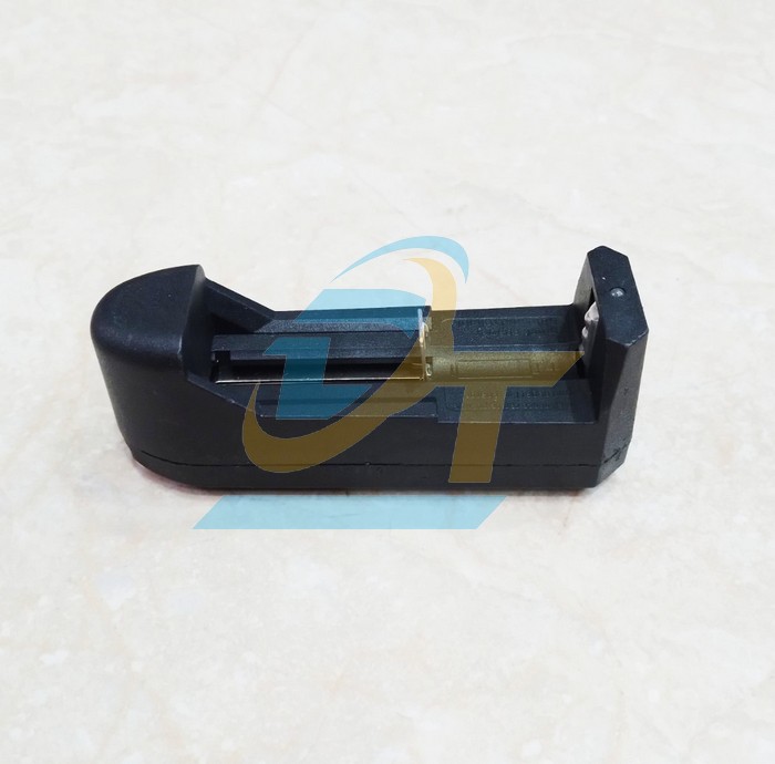 Đèn pin laser 303  China | Giá rẻ nhất - Công Ty TNHH Thương Mại Dịch Vụ Đạt Tâm