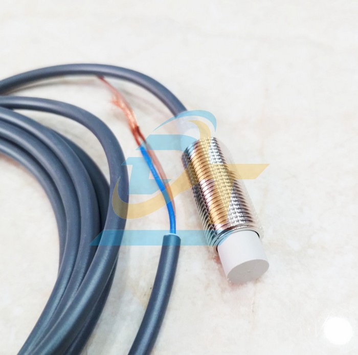 Cảm biến tiệm cận Omron E2E-X8MD1 2M  Omron | Giá rẻ nhất - Công Ty TNHH Thương Mại Dịch Vụ Đạt Tâm