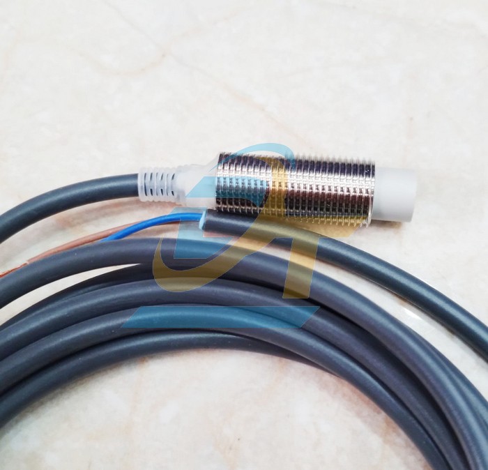 Cảm biến tiệm cận Omron E2E-X8MD1 2M  Omron | Giá rẻ nhất - Công Ty TNHH Thương Mại Dịch Vụ Đạt Tâm