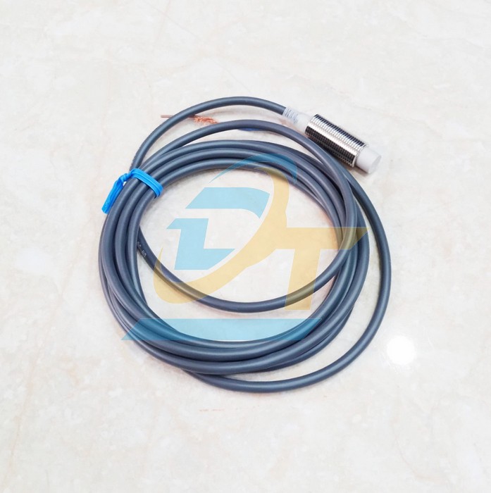 Cảm biến tiệm cận Omron E2E-X8MD1 2M  Omron | Giá rẻ nhất - Công Ty TNHH Thương Mại Dịch Vụ Đạt Tâm