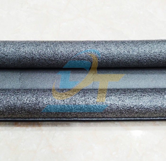 Thanh xốp chặn khe cửa 95cm  VietNam | Giá rẻ nhất - Công Ty TNHH Thương Mại Dịch Vụ Đạt Tâm