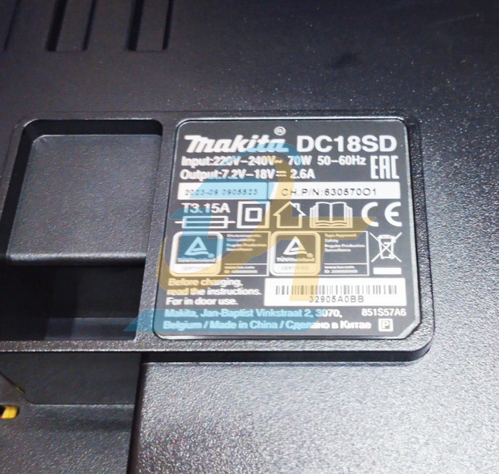 Máy tỉa hàng rào 110mm dùng pin 18V Makita DUM111SYX (Kèm 1 pin 1.5Ah + 1 Sạc)  Makita | Giá rẻ nhất - Công Ty TNHH Thương Mại Dịch Vụ Đạt Tâm
