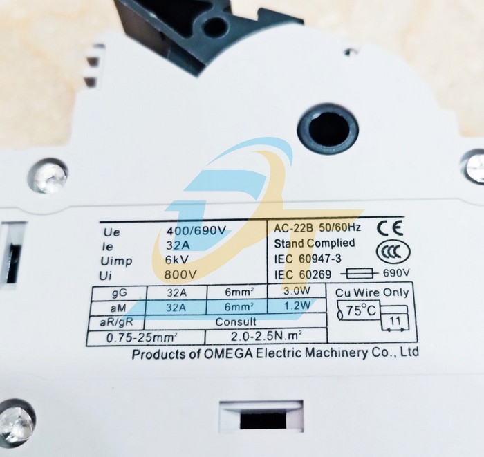 Đế cầu chì 1P 10x38 Omega OMG-FS32X  OMEGA | Giá rẻ nhất - Công Ty TNHH Thương Mại Dịch Vụ Đạt Tâm