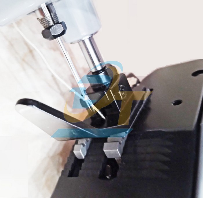Máy may bao cầm tay 1 kim 2 chỉ Yaohan N602H  YaoHan | Giá rẻ nhất - Công Ty TNHH Thương Mại Dịch Vụ Đạt Tâm