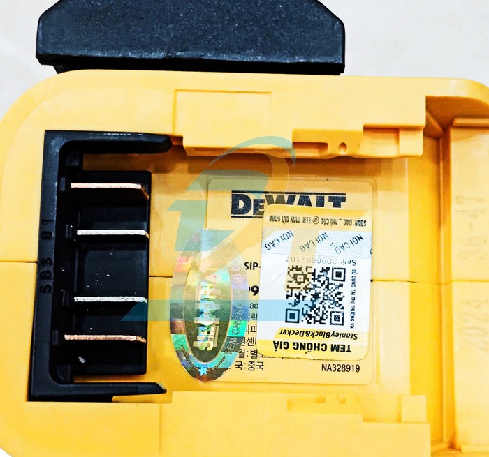 Máy khoan dùng pin 18V Dewalt DCD996M1 (Kèm 1 pin 4Ah + 1 Sạc)  DEWALT | Giá rẻ nhất - Công Ty TNHH Thương Mại Dịch Vụ Đạt Tâm